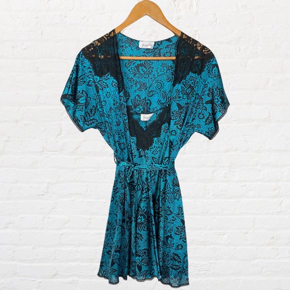 VINTAGE | 1980’s Vanity Fair Teal Black Lace Intimates Slip Dress & Robe Set - Picture 9 of 11